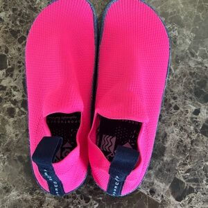 Asportuguesas Women's Pink Athletic Shoes. Stretch fabric. Eco friendly.